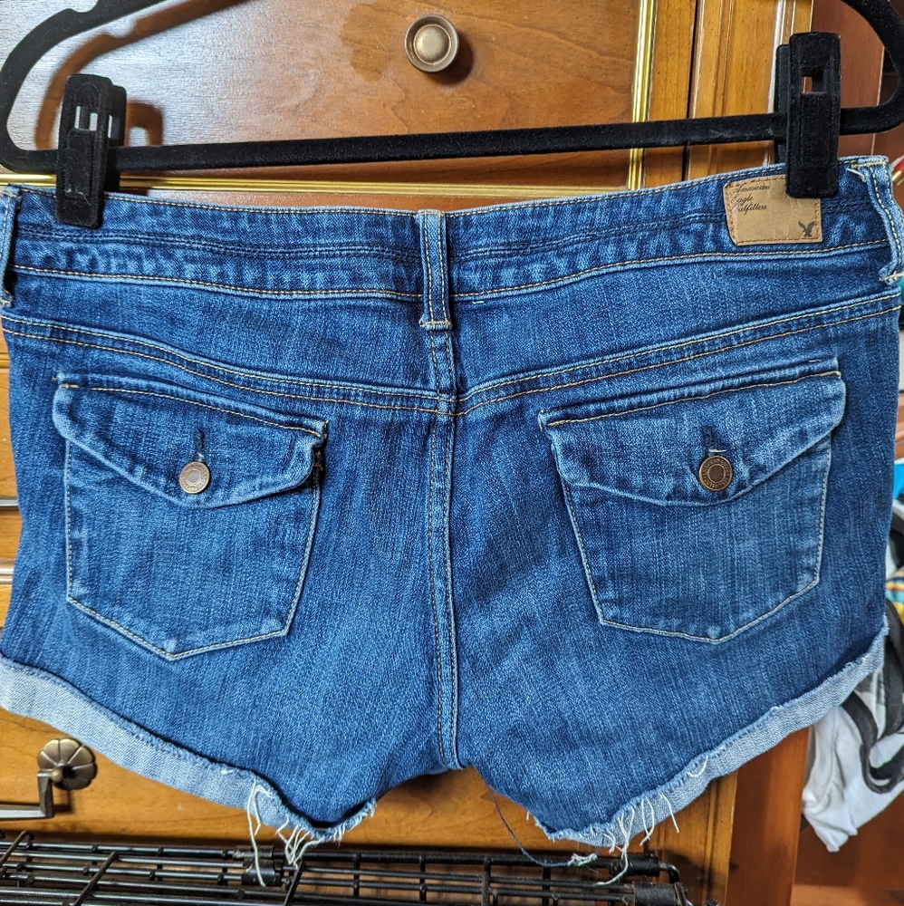 American Eagle Denim Shorts size 12 - Picture 3 of 4